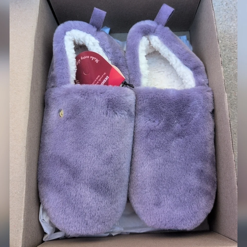 Cozy Purple Mens Slippers Size 9-10